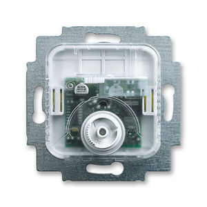 Přístroj termostat pro topení/chlazení ABB